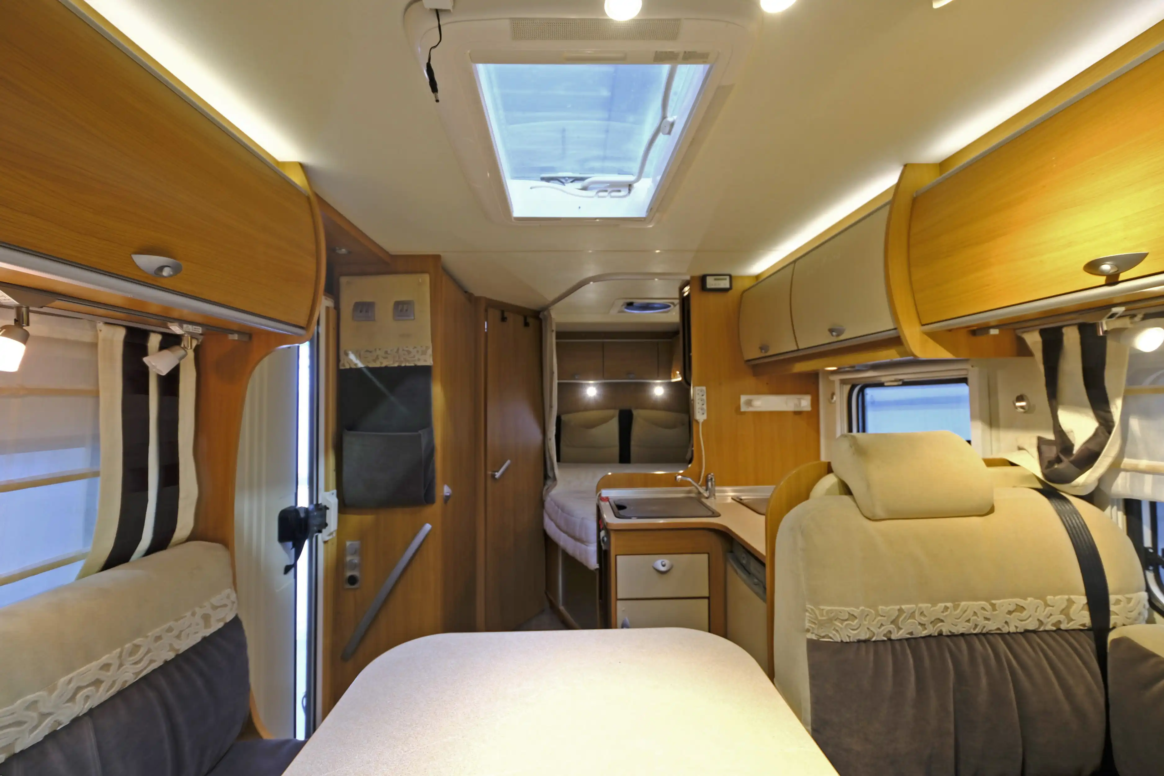 BUERSTNER Nexxo T 580